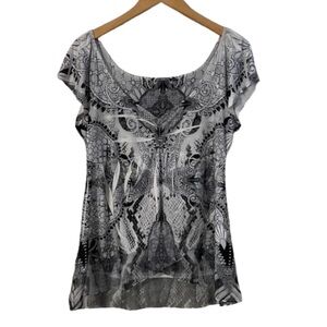 Black and white top with patterns🖤